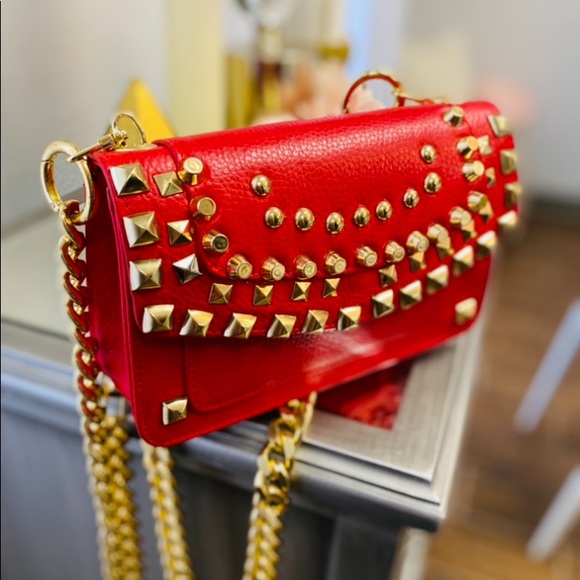 GOLD LOVE - Picture 1 of 15